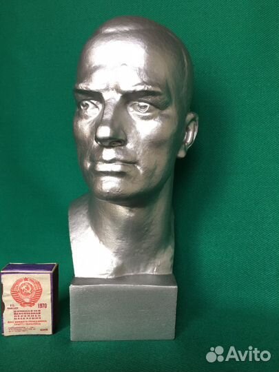 Бюст. Маяковский В. В. Силумин СССР