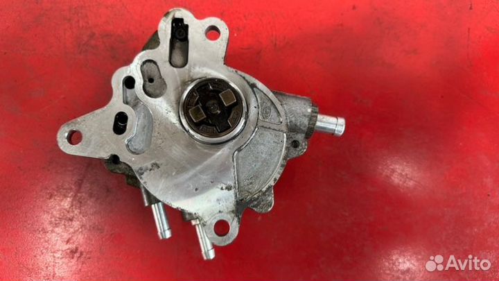 Вакуумный насос Audi A6 C6 2.0 BRE TDI 2006