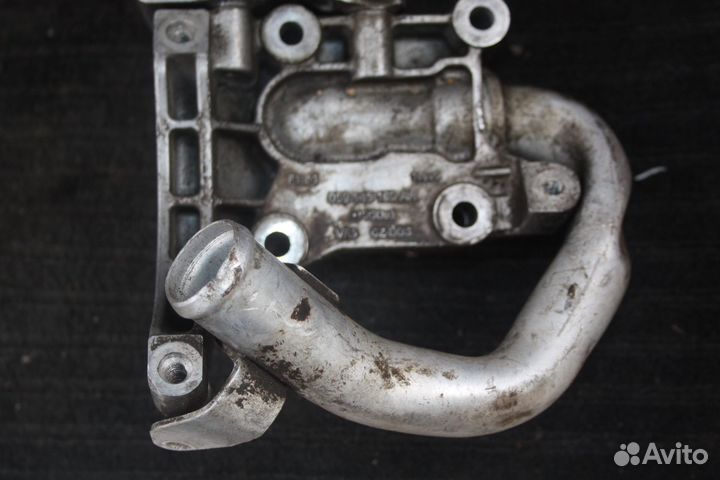 Кронштейн компрессора VW Touareg 2010-2018