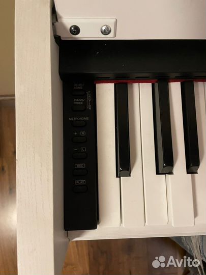 Цифровое пианино yamaha