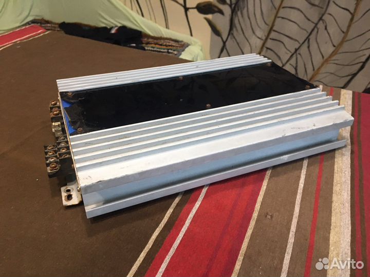 Аудио усилитель автомобильный
