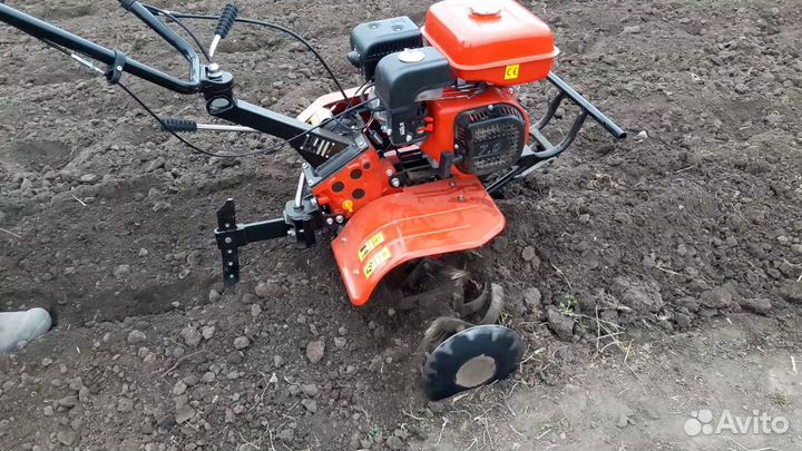 Вспашка земли мотоблоком культивация