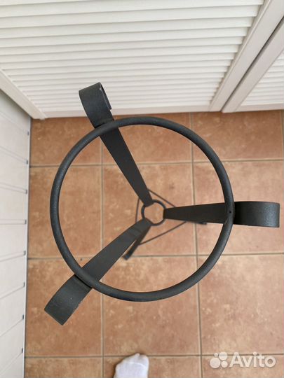 Подставка для цветов напольная металлическая