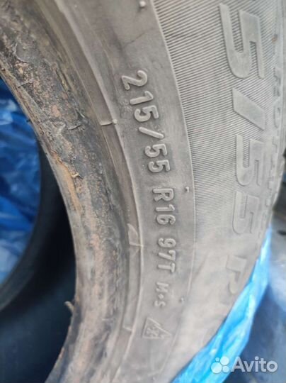 Pirelli Ice Zero 2 215/55 R16