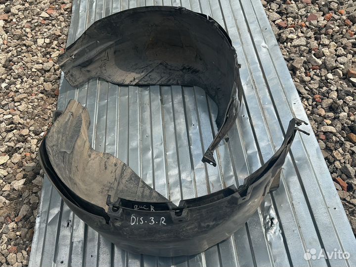 Подкрылок зад правый левы Land Rover Discovery 4