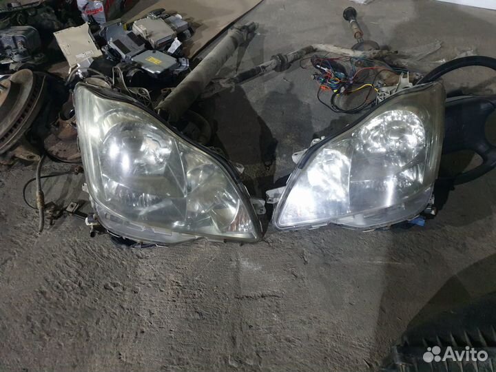 Фара передняя Toyota Crown GRS180