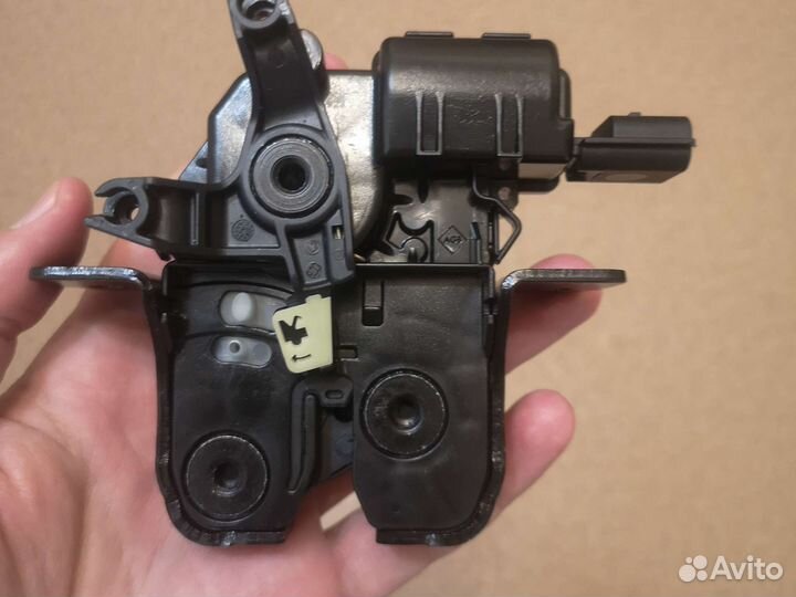 Замок багажника granta + ответка + разъем