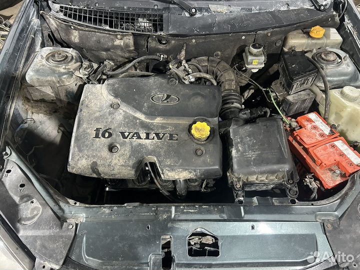 LADA Priora 1.6 МТ, 2010, битый, 100 000 км