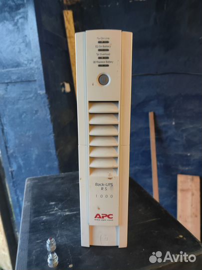 Ибп бесперебойник APC Back ups RS 1000