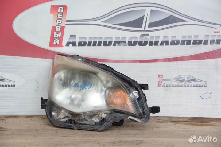 Фара право c Toyota Ractis NCP120 1NZ-FE