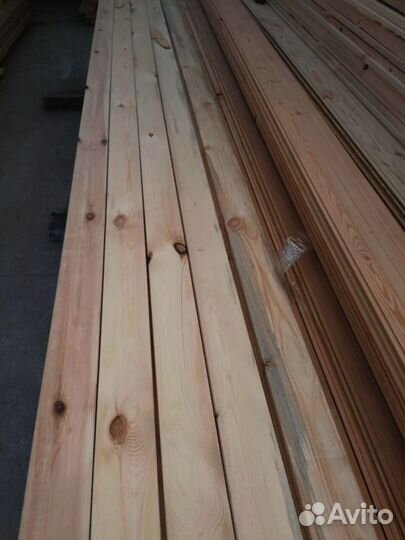 Сосновые доски, натуральность и экологичность в каждом фрагменте