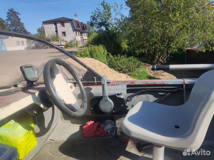 Лодка Воронеж с мотором сузуки DT30