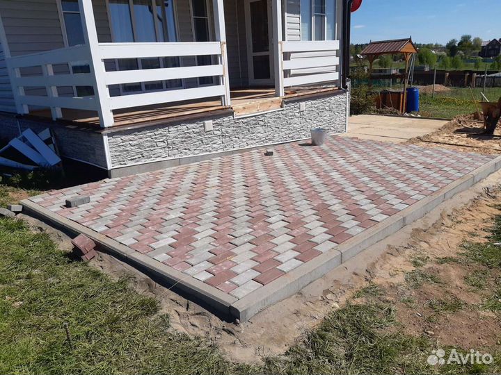 Укладка тротуарной брусчатки