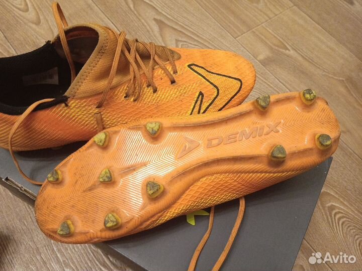 Футбольные бутсы demix