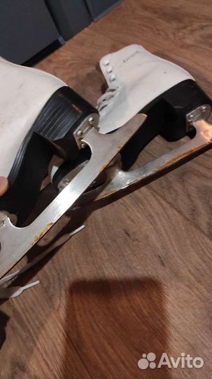 Коньки фигурные nicole