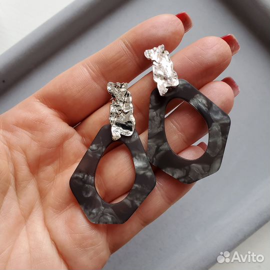 Серьги из пластика