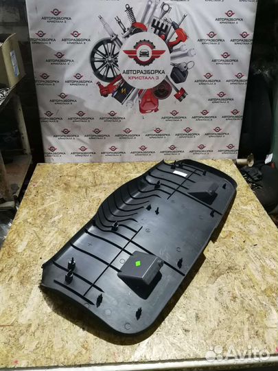 Обшивка крышки багажника Ford Focus 2