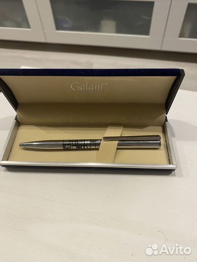 Бронь шариковая ручка Garant