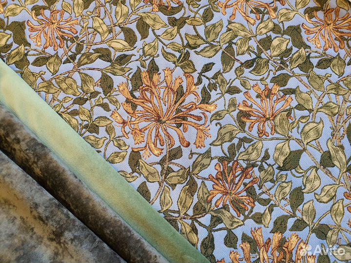 Ткань гобеленовая Жимолость на голубом Мор