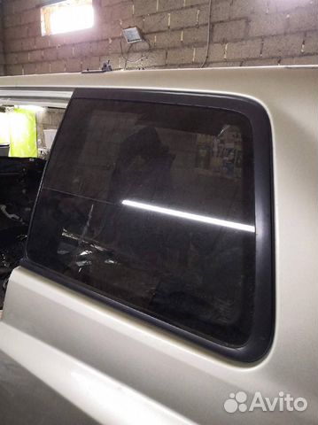 Стекло кузовное глухое левое Тойота Хайлендер
