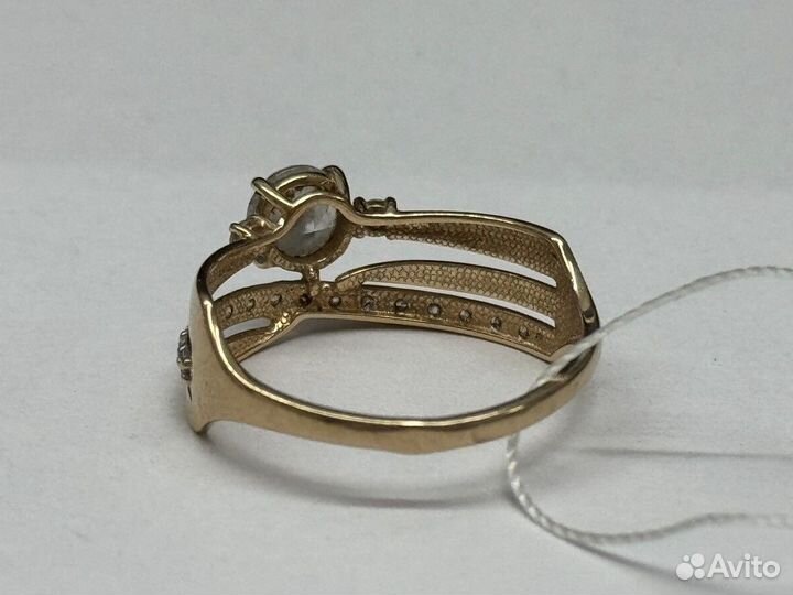 Кольцо с камнями золотое