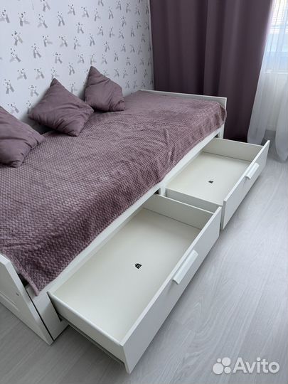 Кровать IKEA brimnes