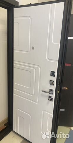 Дверь входная металлическая новая 