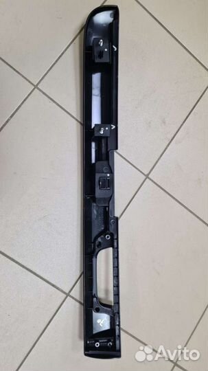 Накладка левой распашной двери Лада Ларгус