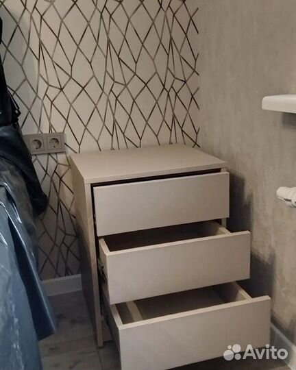 Тумба с ящиками