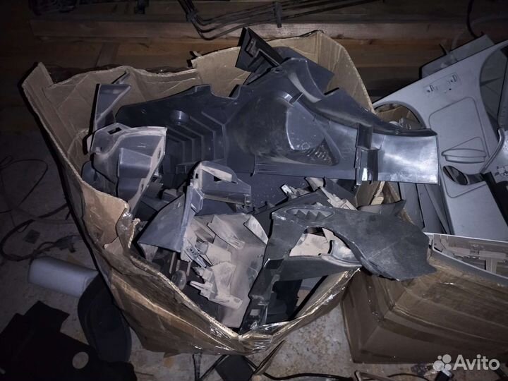 Пластик салона Ford Focus 2