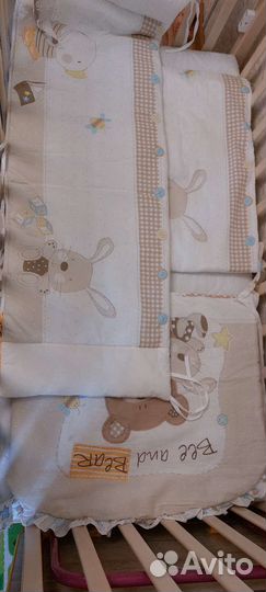 Детская кроватка с маятником и матрасом