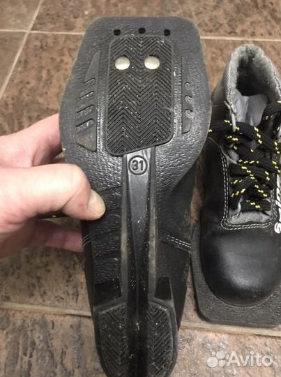 Лыжные ботинки