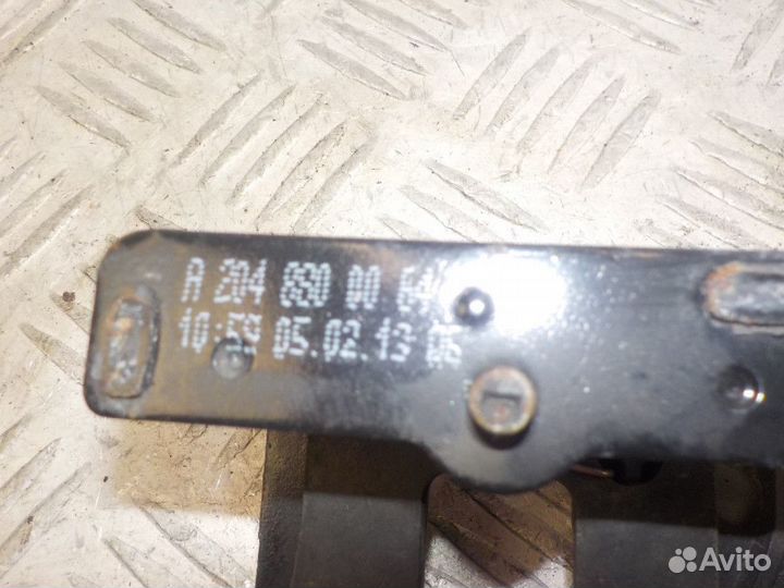 Крючок капота Mercedes-Benz C W204