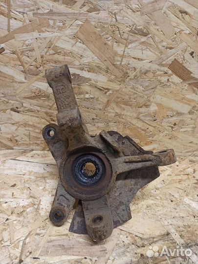 Кулак поворотный правый Chevrolet Aveo T250