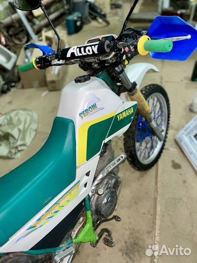 Мотоцикл Yamaha serow 225