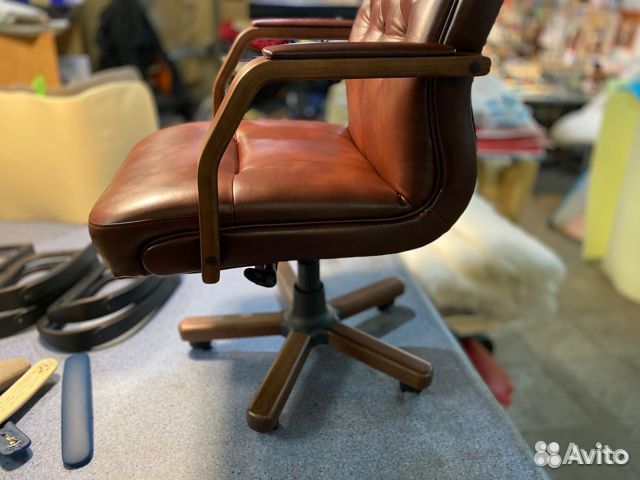 Офисное кресло