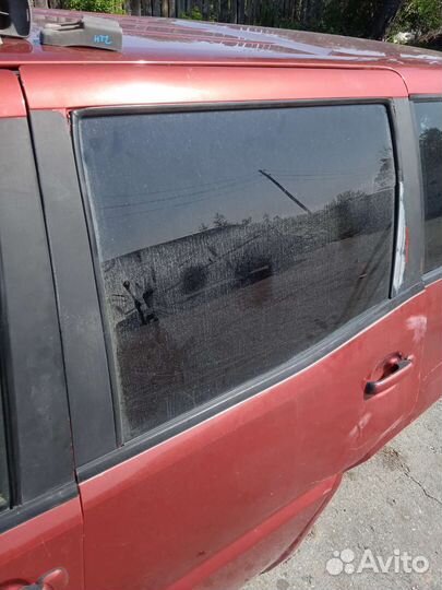 Стекло боковое Nissan Terrano 2 Ниссан Террано 2