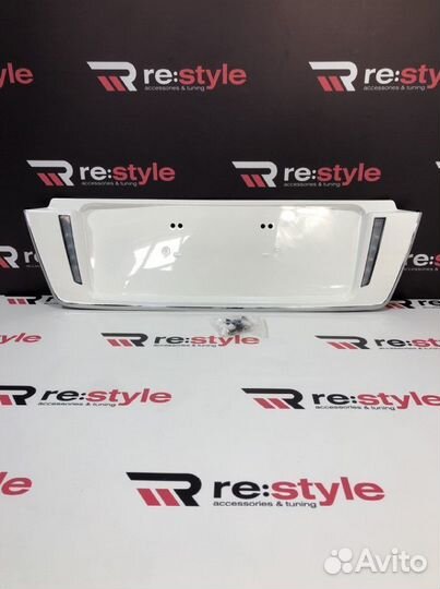 Накладка под номер на 5-ю дверь Lexus LX570 H249