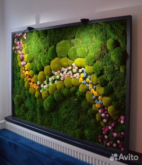 Панно из мха в рамке с подсветкой