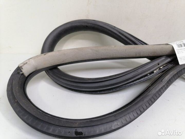 Уплотнитель проема двери задний правый Volkswagen