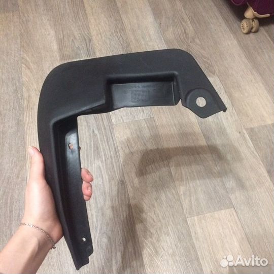 Брызговик на LADA