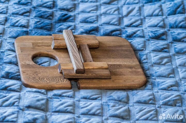 Винный столик из дуба