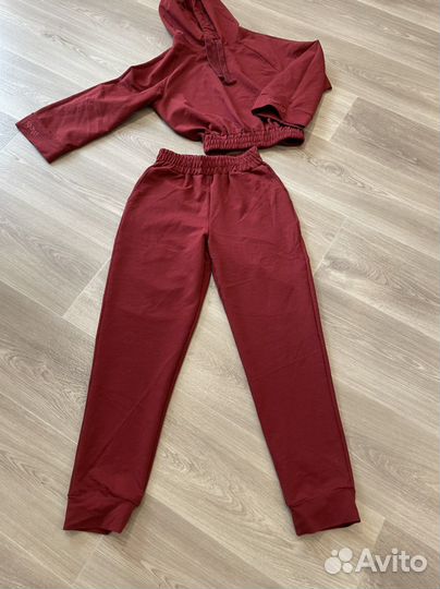 Спортивный костюм женский 42