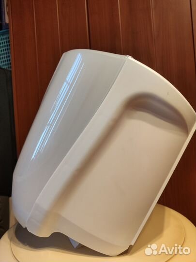 Новый диспенсер (дозатор) для бумажных полотенец