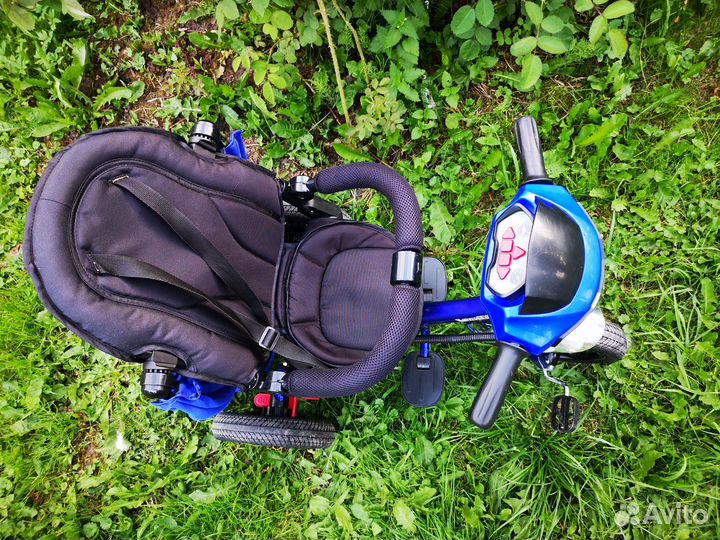 Детский трехколесный велосипед LexusTrike с ручкой