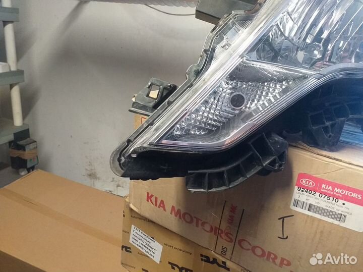 Фара левая Toyota Land Cruiser Prado 150