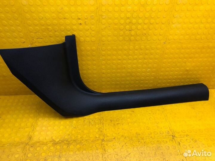Накладка порога салона правая Skoda Octavia cwva