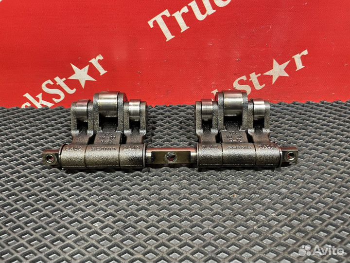 Вал рокеров в сборе