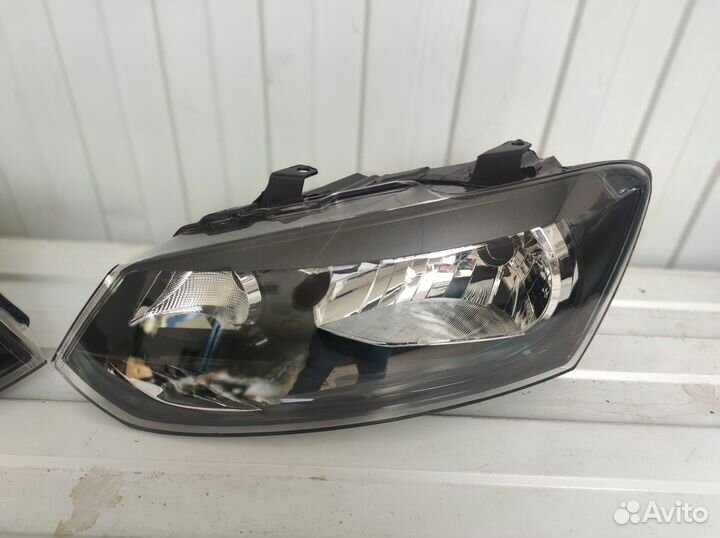 Фара Volkswagen Polo 2010-2015 цена за одну