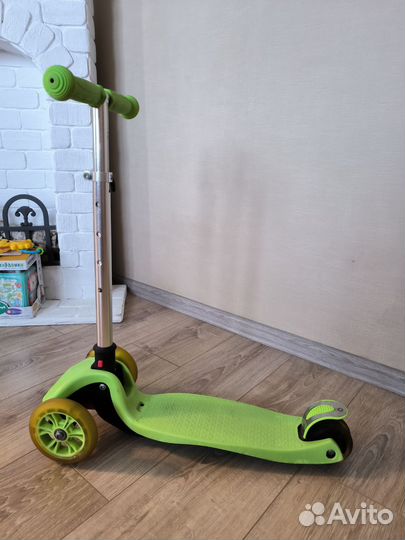 Самокат детский трехколесный